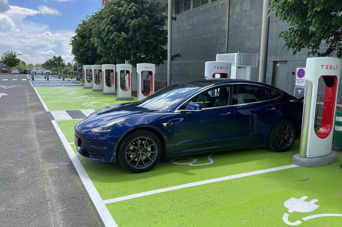 ¿Sólo 150 km de autonomía en un Tesla Model 3 Long Range en invierno? Hacemos la prueba en autovía