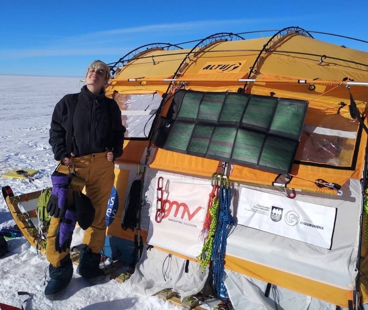 Entrevistamos a Lucía Hortal, una científica española que ha viajado al Ártico en un trineo de viento para estudiar el cambio climático