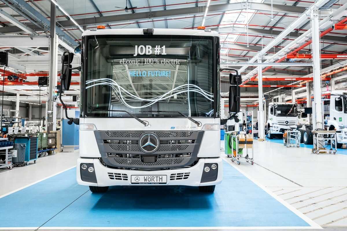 Los camiones eléctricos eEconic de Mercedes-Benz ya se fabrican en serie