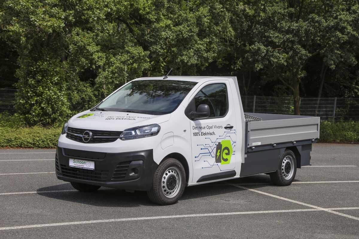 Opel ya ofrece versiones camión plataforma de Vivaro-e