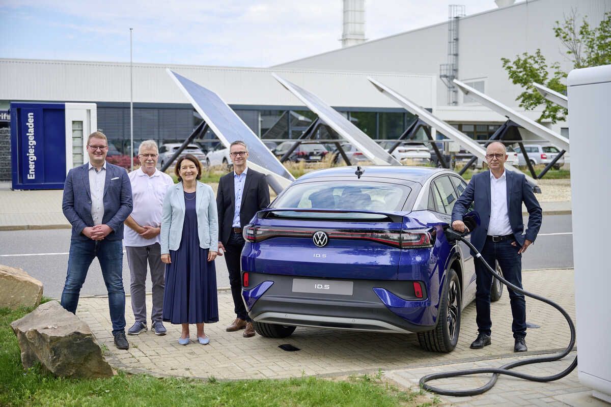 Volkswagen inaugura otro punto de recarga ultrarrápida con baterías reutilizadas en Zwickau