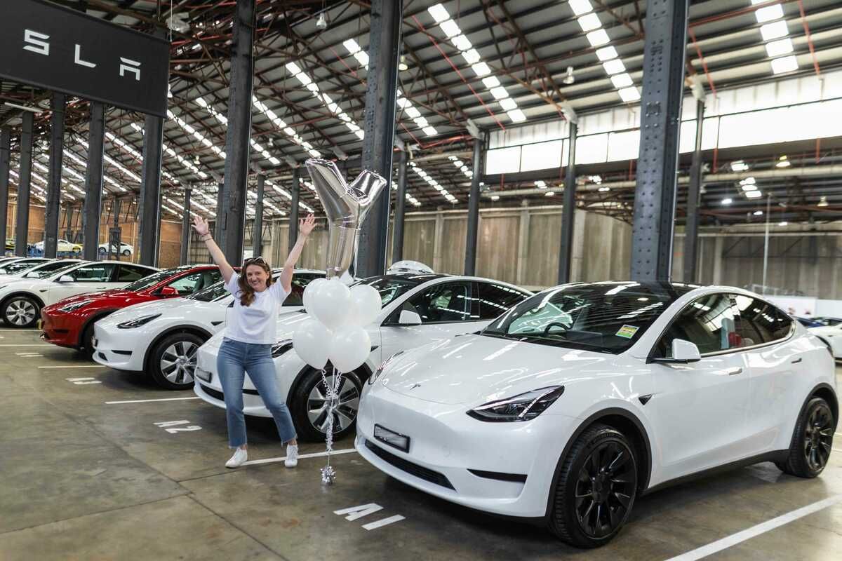 Los analistas elevan sus previsiones para Tesla que rozará las 2 millones de unidades en 2023