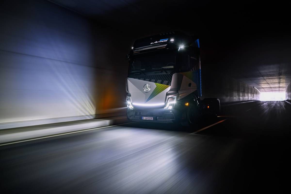 Mercedes presenta el eActros LongHaul. Un camión eléctrico con 600 kWh, 500 km de autonomía y carga de 1 MW