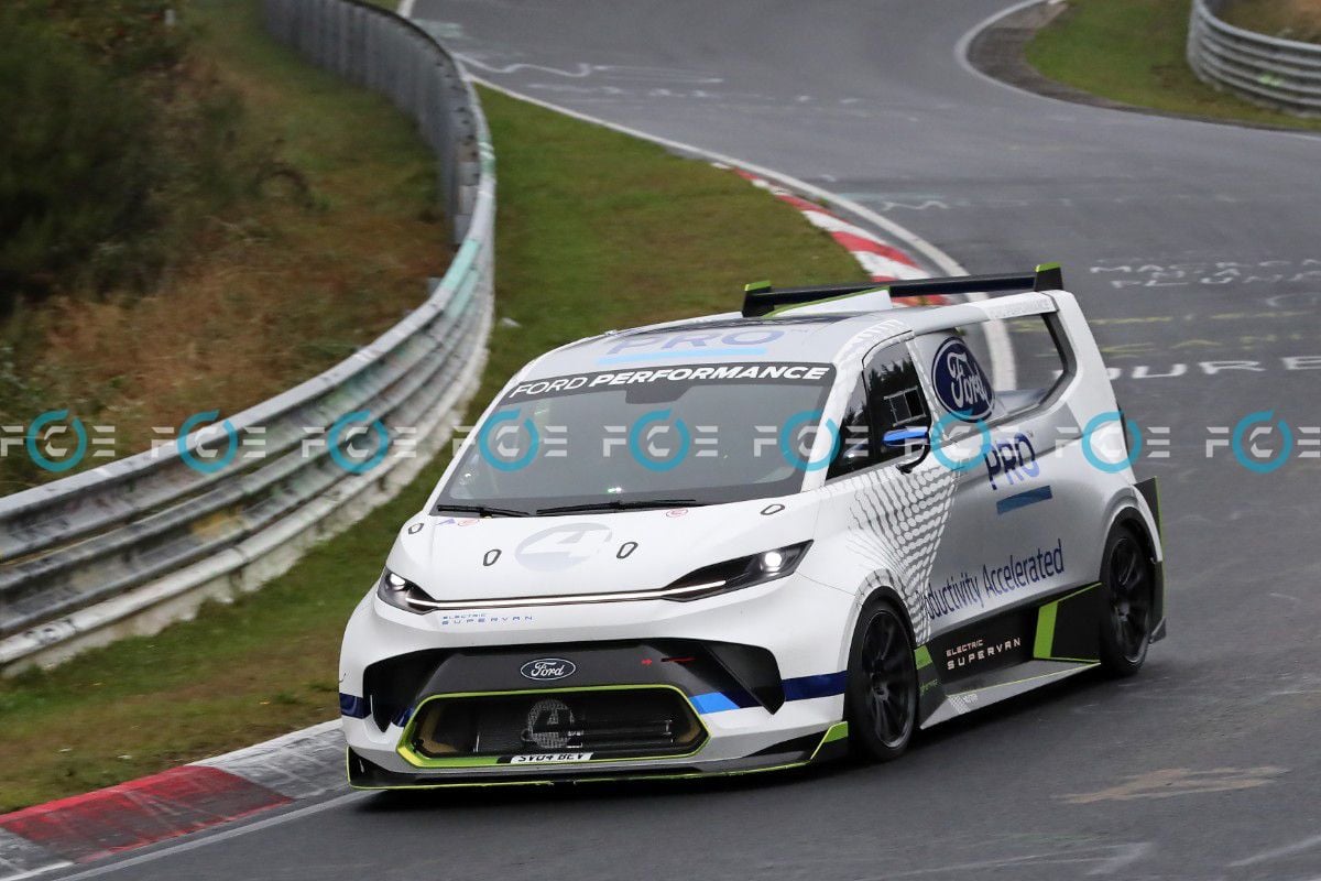 Ford Pro Electric SuperVan: la furgoneta eléctrica de 2.000 CV debuta en Nürburgring