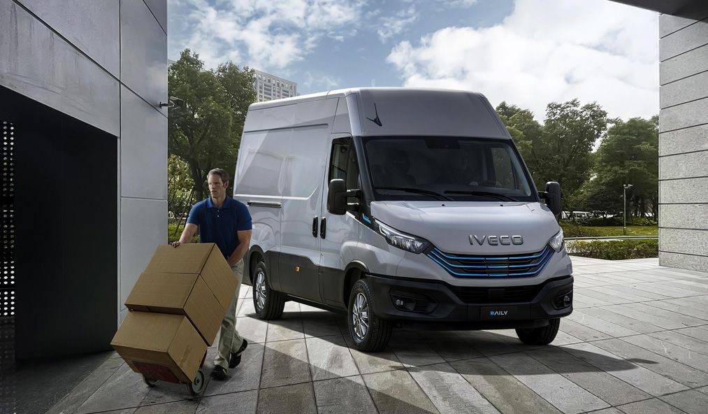 Se presenta la Iveco eDaily. Una furgoneta eléctrica con hasta 111 kWh y 300 km de autonomía