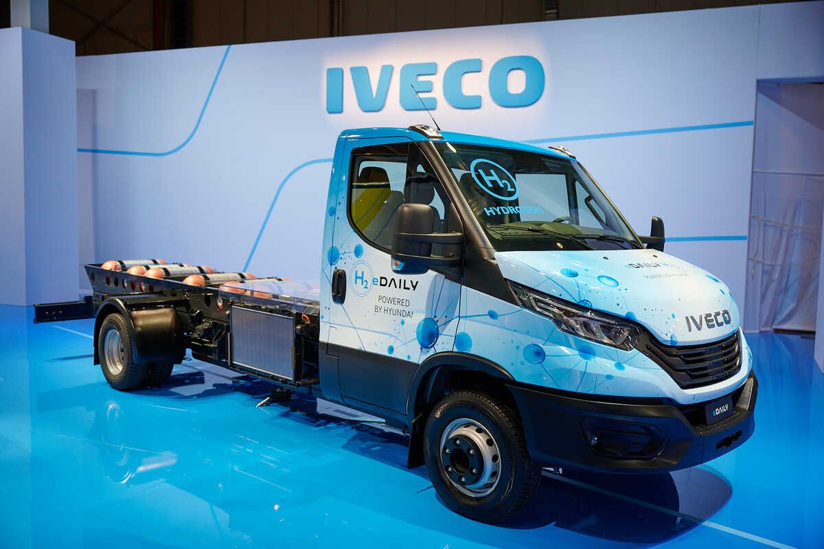 IVECO presenta la nueva eDaily eléctrica y la eDaily FCEV con pila de combustible de hidrógeno de origen Hyundai