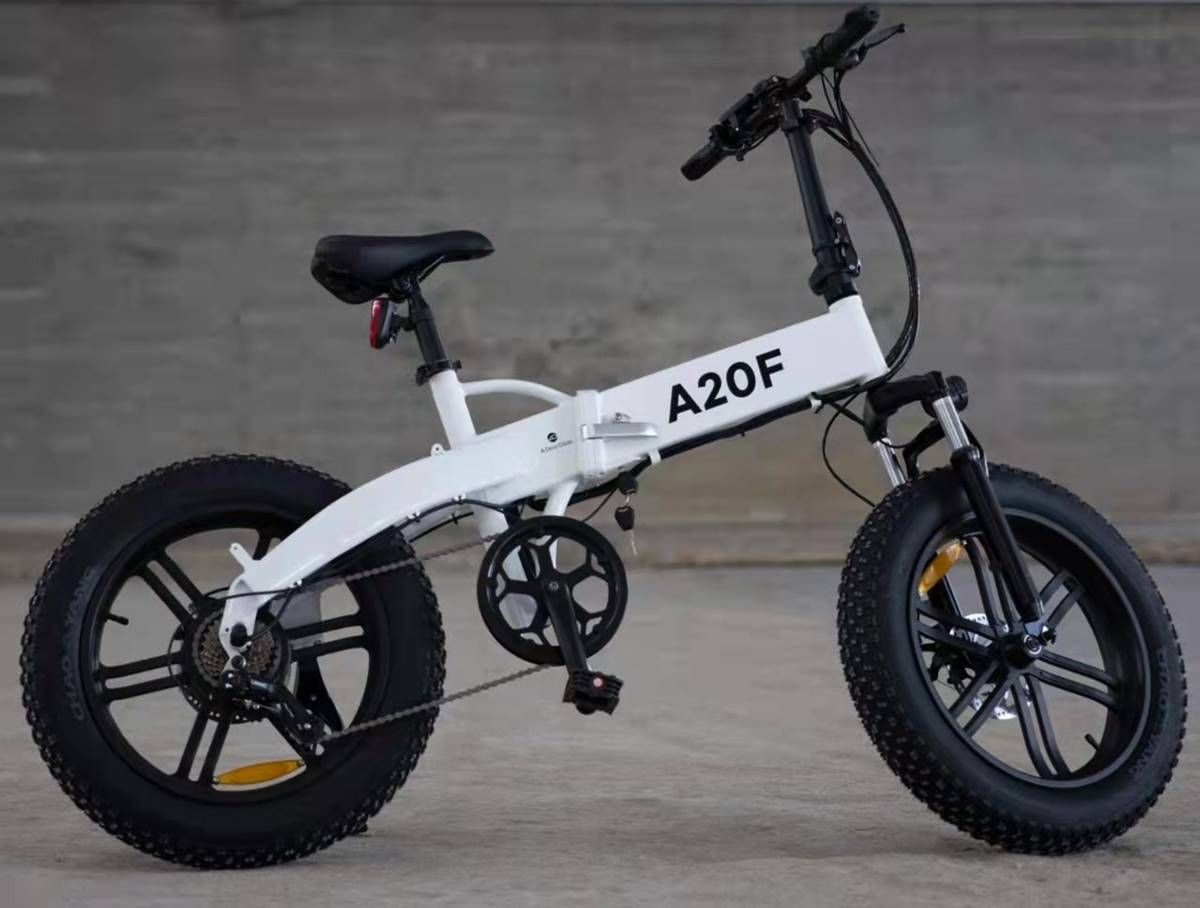 ADO A20F es una fatbike eléctrica con motor de 500W y ahora en oferta