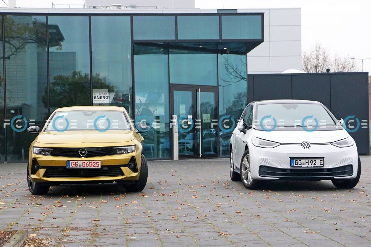 Se declara la guerra de los compactos eléctricos. Opel Astra Electric vs Volkswagen ID.3 vs MG 4