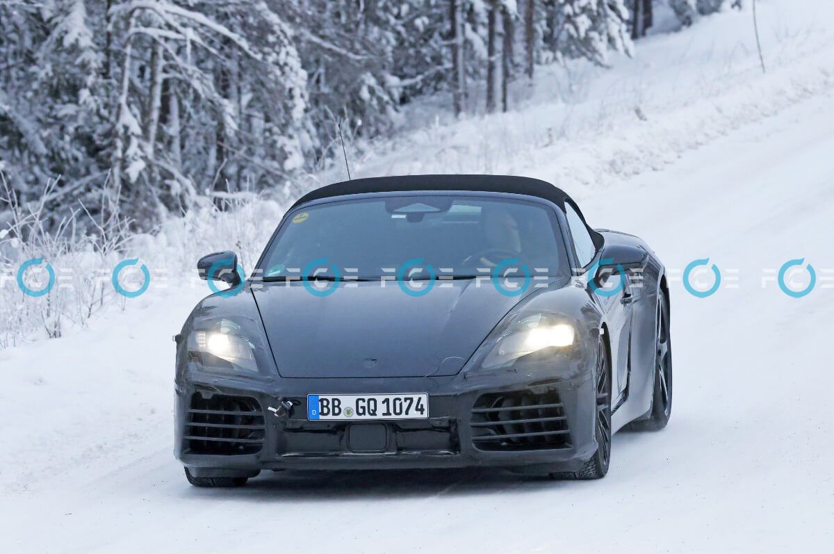 El Porsche 718 Boxster eléctrico es pillado durante sus pruebas de invierno