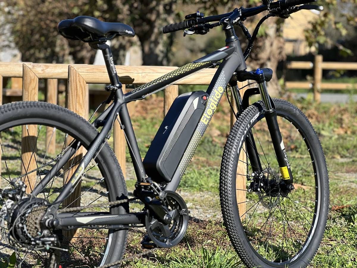 ¿Merece la pena una bici eléctrica de bajo coste? Probamos la Eleglide M1 Plus