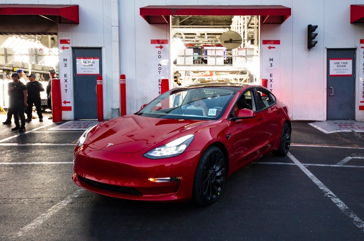 Tesla baja los precios de sus modelos en España. Model 3 desde 45.970 euros y Model Y desde 47.970 euros