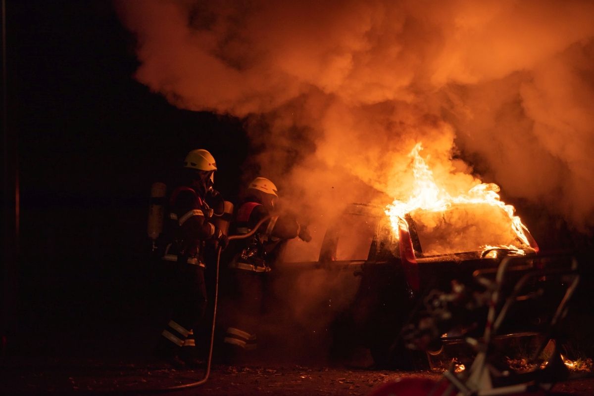 ¿El fin de los incendios en las baterías de litio? Es posible con este electrolito ignífugo desarrollado en Stanford