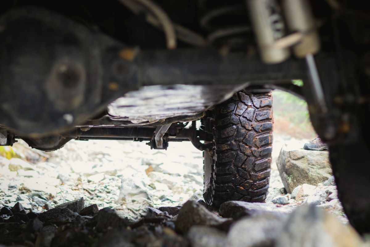 Camber: qué es y cómo influye en el comportamiento de un coche