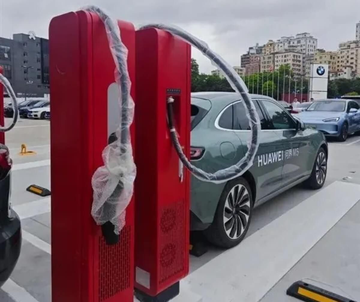 Huawei prepara unos cargadores de 600 kW capaces de cargar un coche eléctrico de gran autonomía en 10 minutos