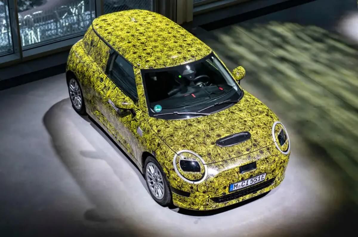 BMW anuncia las especificaciones (potencia, batería, autonomía...) del nuevo MINI Cooper eléctrico, previsto para 2024