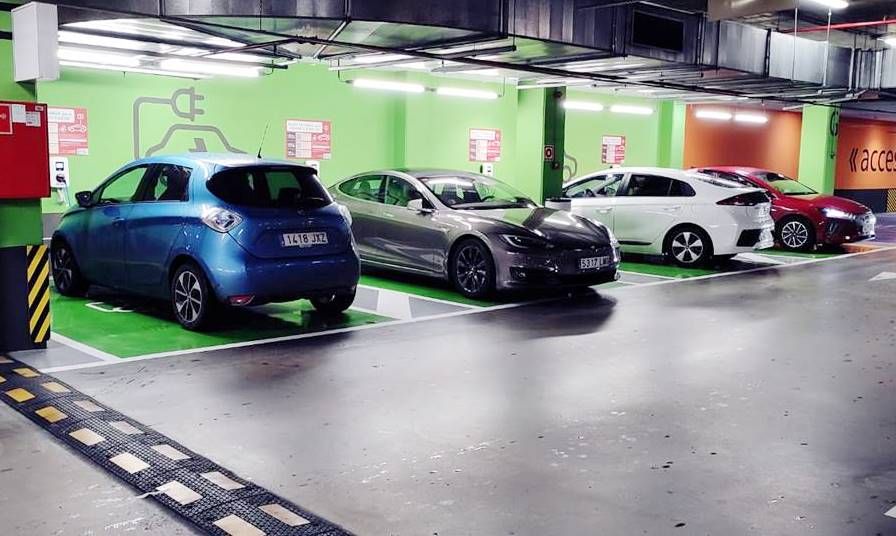 ¿Son los coches eléctricos demasiado pesados para los parkings públicos?