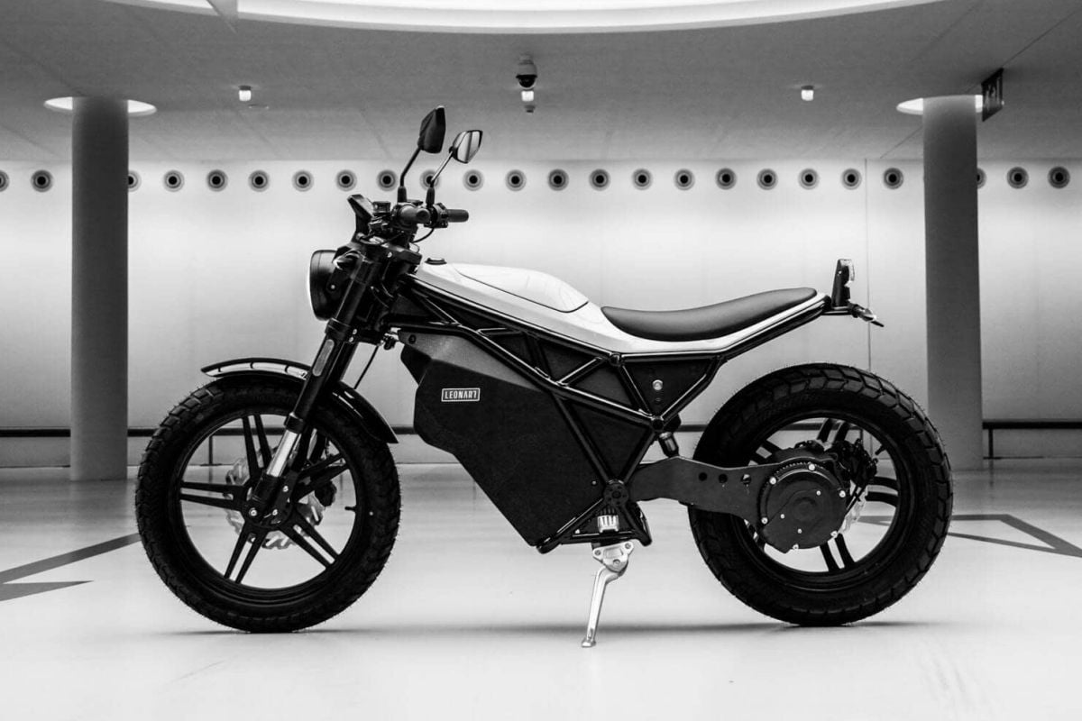 La Leonart Rigger es la primera moto eléctrica de la marca española, tiene 150 km de autonomía y un diseño muy atractivo