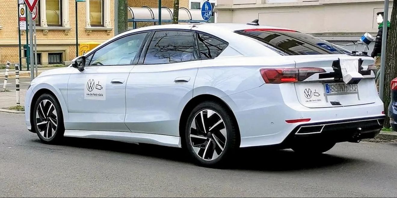 Así es el Volkswagen ID.7. El Passat eléctrico con 700 km de autonomía avistado sin camuflaje