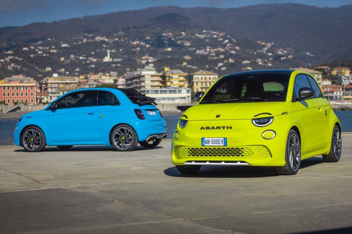 Abarth lanza los nuevos 500e y 500e Turismo en versiones hatchback y cabrio