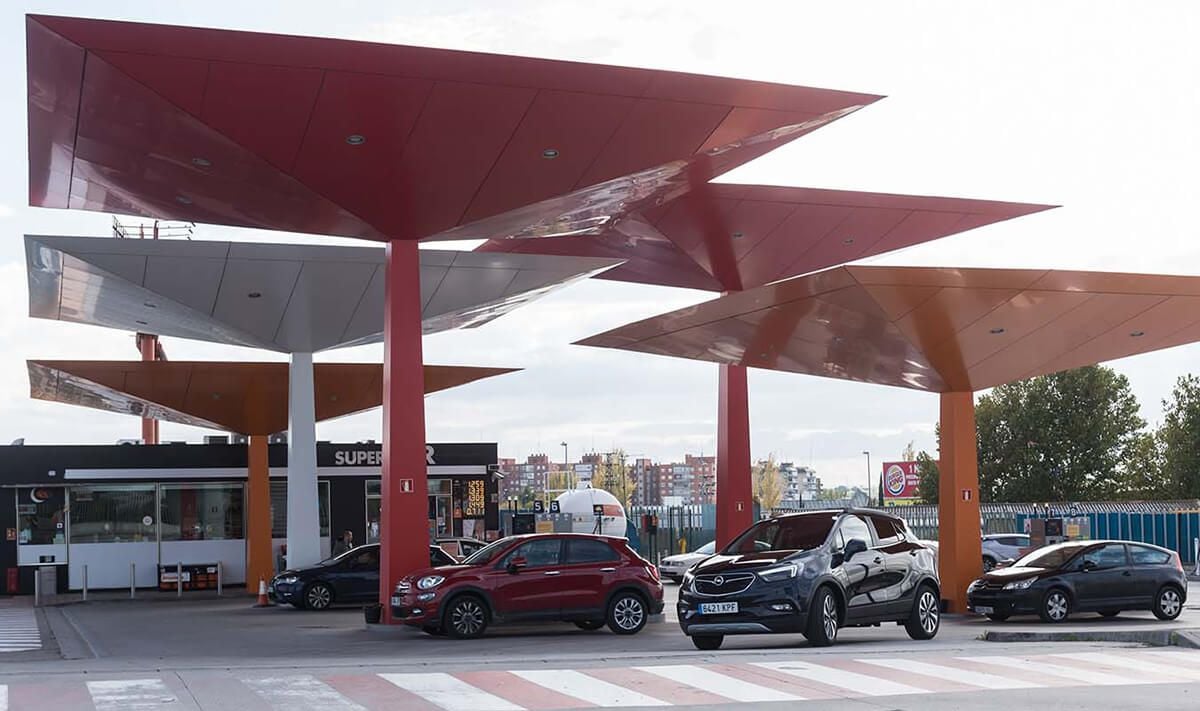 Repsol estima que el precio de los combustibles sintéticos se situará entre los 2-3 euros el litro… a partir de 2030-2050