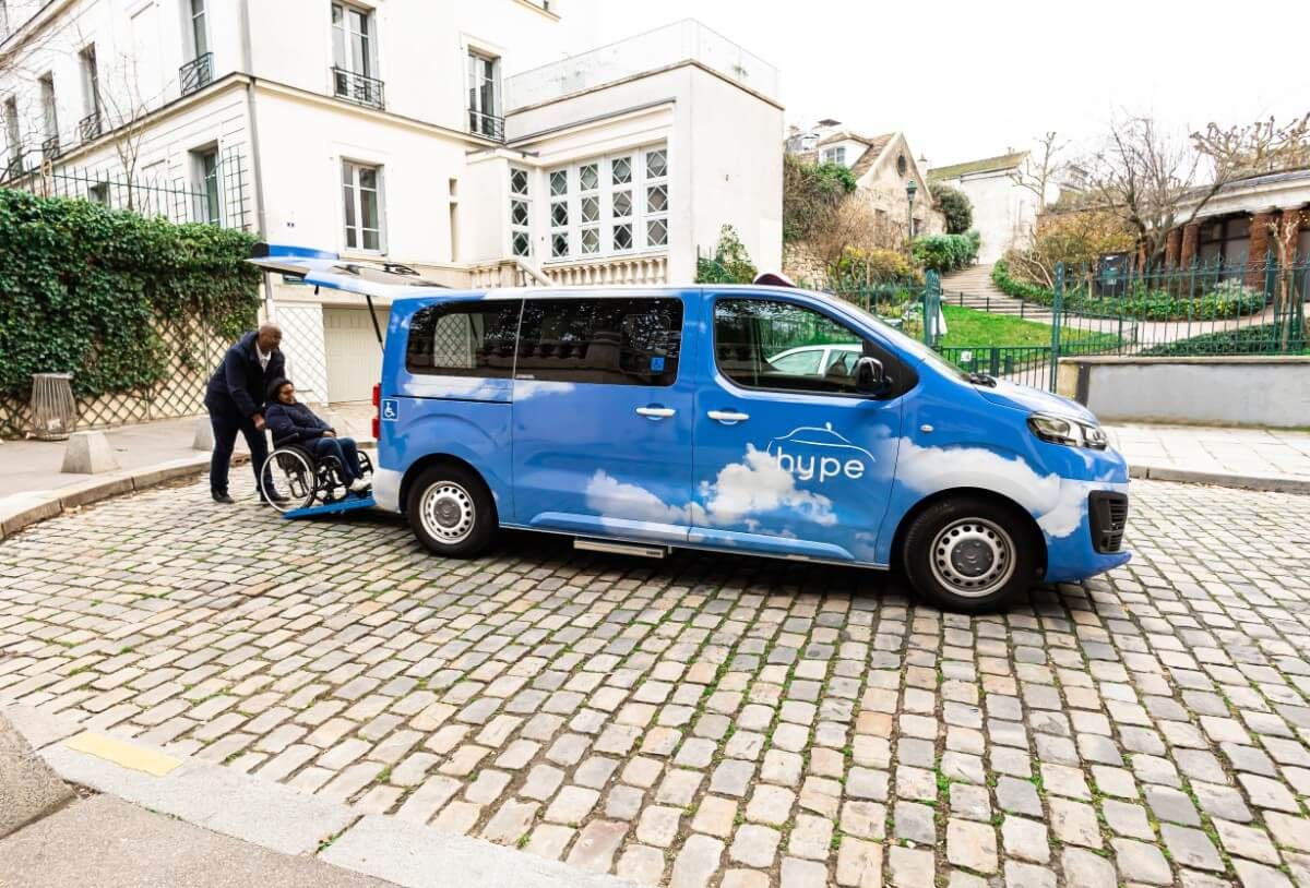 Stellantis despliega una flota de 50 taxis de hidrógeno en París... y quiere llegar a 1.000 en 2024