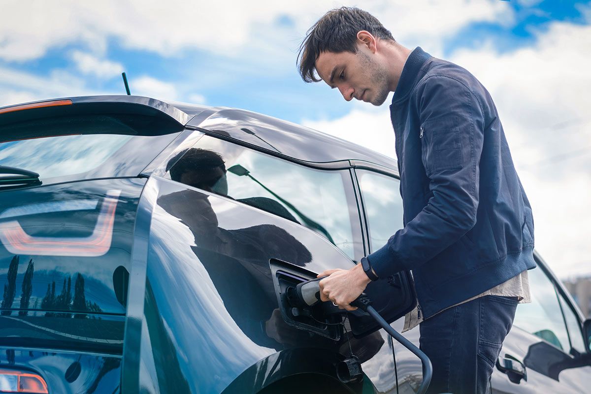 Los precios de los coches eléctricos usados caen un 30%, y Tesla tiene parte de culpa