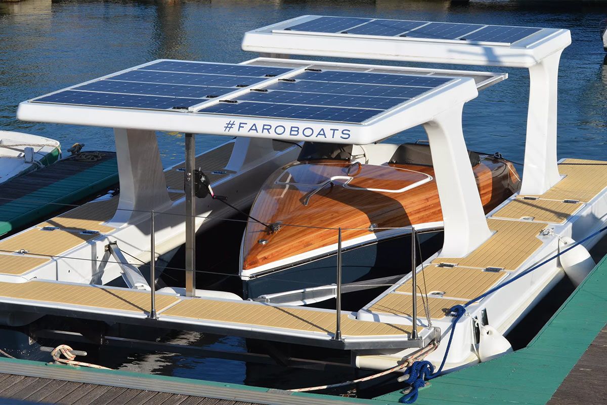 Así son los inéditos paneles solares flotantes Faroboats Powerdock, de Portugal, para barcos eléctricos