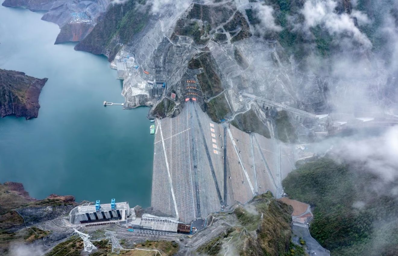 Comienza a funcionar la instalación hidro-fotovoltaica más grande del mundo, capaz de alimentar a 700.000 hogares