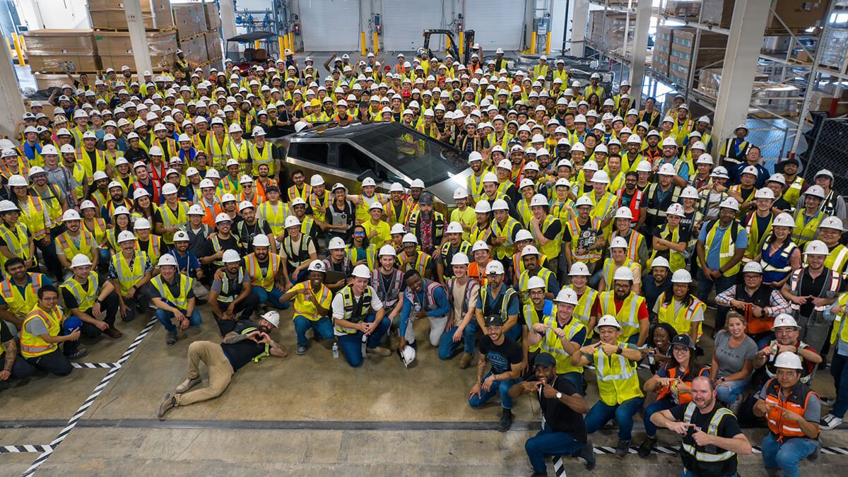 Elon Musk enfría las expectativas sobre la Tesla Cybertruck: aunque las entregas comenzarán en noviembre, la producción en volumen se alcanzará en 1 año