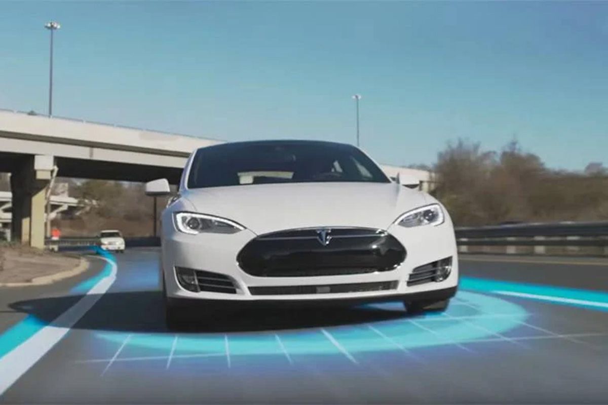 ¿Hace trampas el sistema Autopilot de Tesla? La NHTSA vuelve a investigar a la marca de Elon Musk