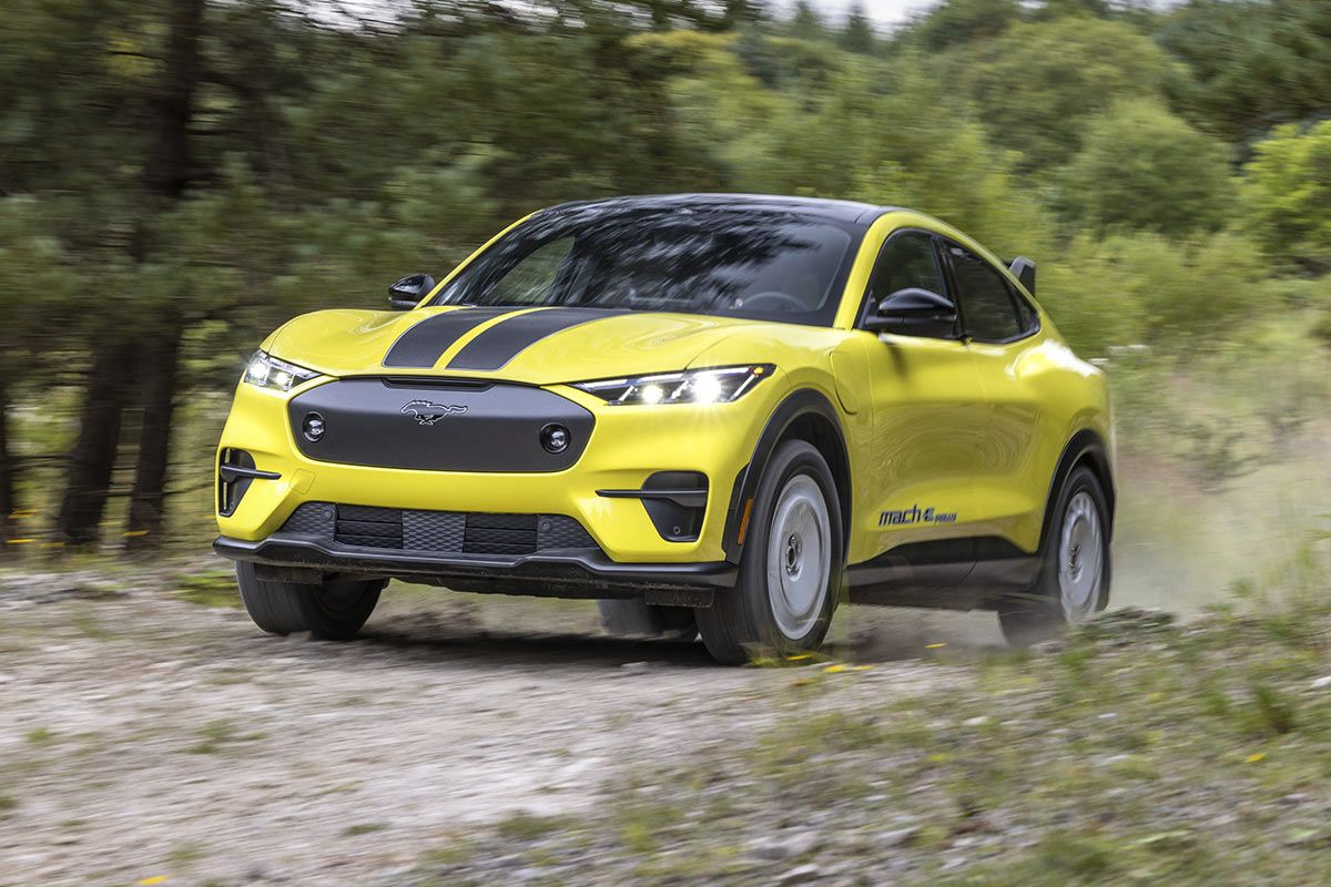 El Ford Mustang Mach-E Rally demuestra que un SUV eléctrico también puede derrapar en la tierra