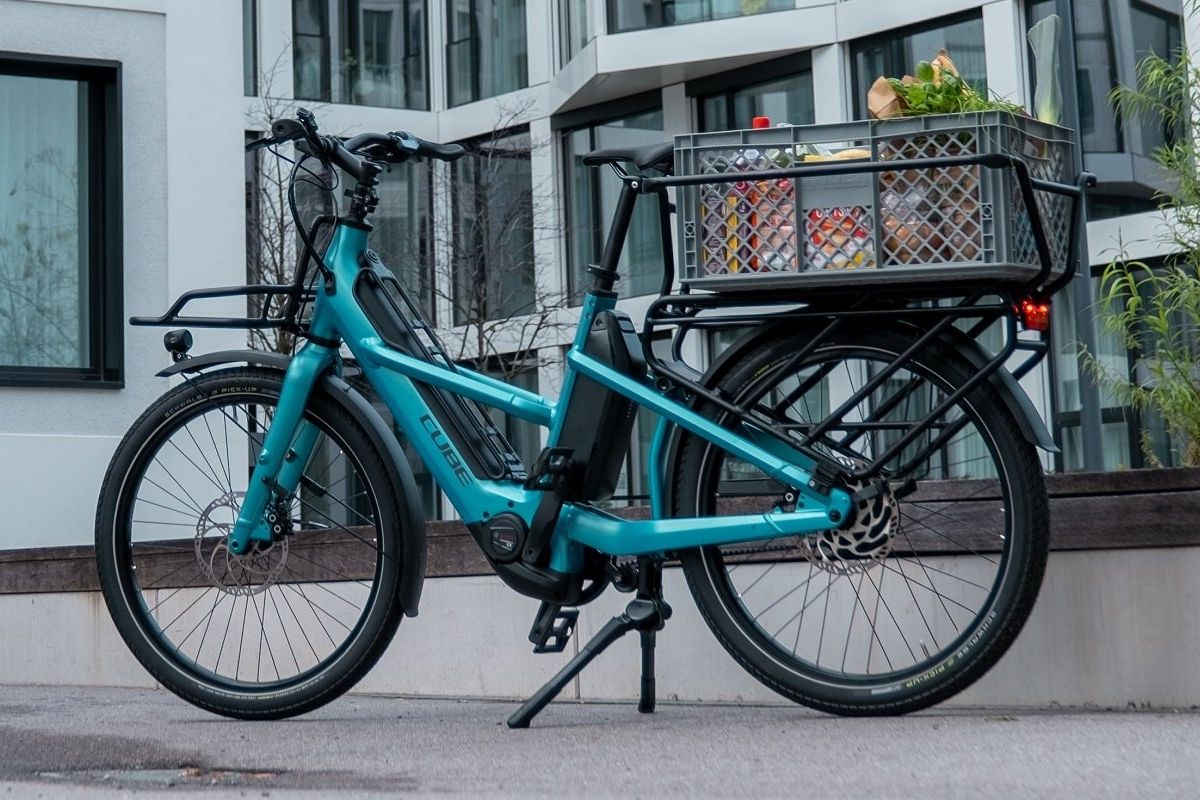 ¿Te cansa usar el coche en la ciudad? La nueva eBike CUBE Longtail Hybrid tiene espacio para todo