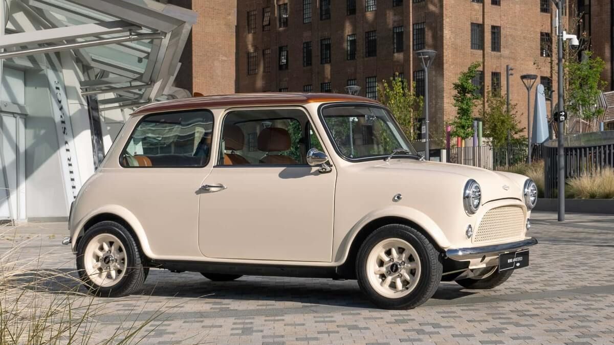 Mini eMastered: el clásico británico se electrifica y recibe un interior de lujo... por más de 140.000 euros