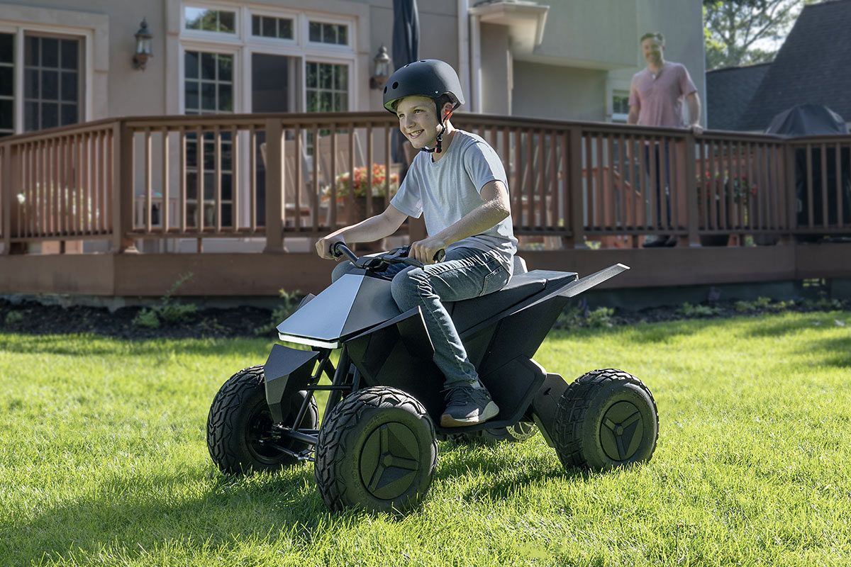 El Tesla Cyberquad para niños llega a Europa, justo a tiempo para incluirla en la carta de los Reyes Magos