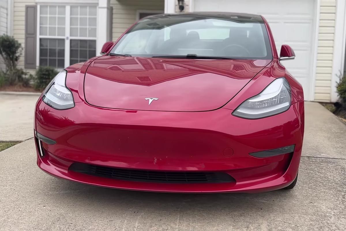 La batería de un Tesla Model 3 dice adiós en 15 meses tras 193.000 km como Uber y le 'cuelan' una reacondicionada