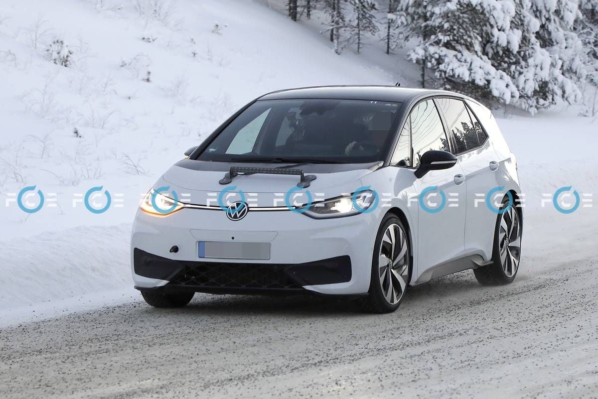 El Volkswagen ID.3 GTX completa sus últimas pruebas de invierno ¿Será suficiente para revivir las ventas?