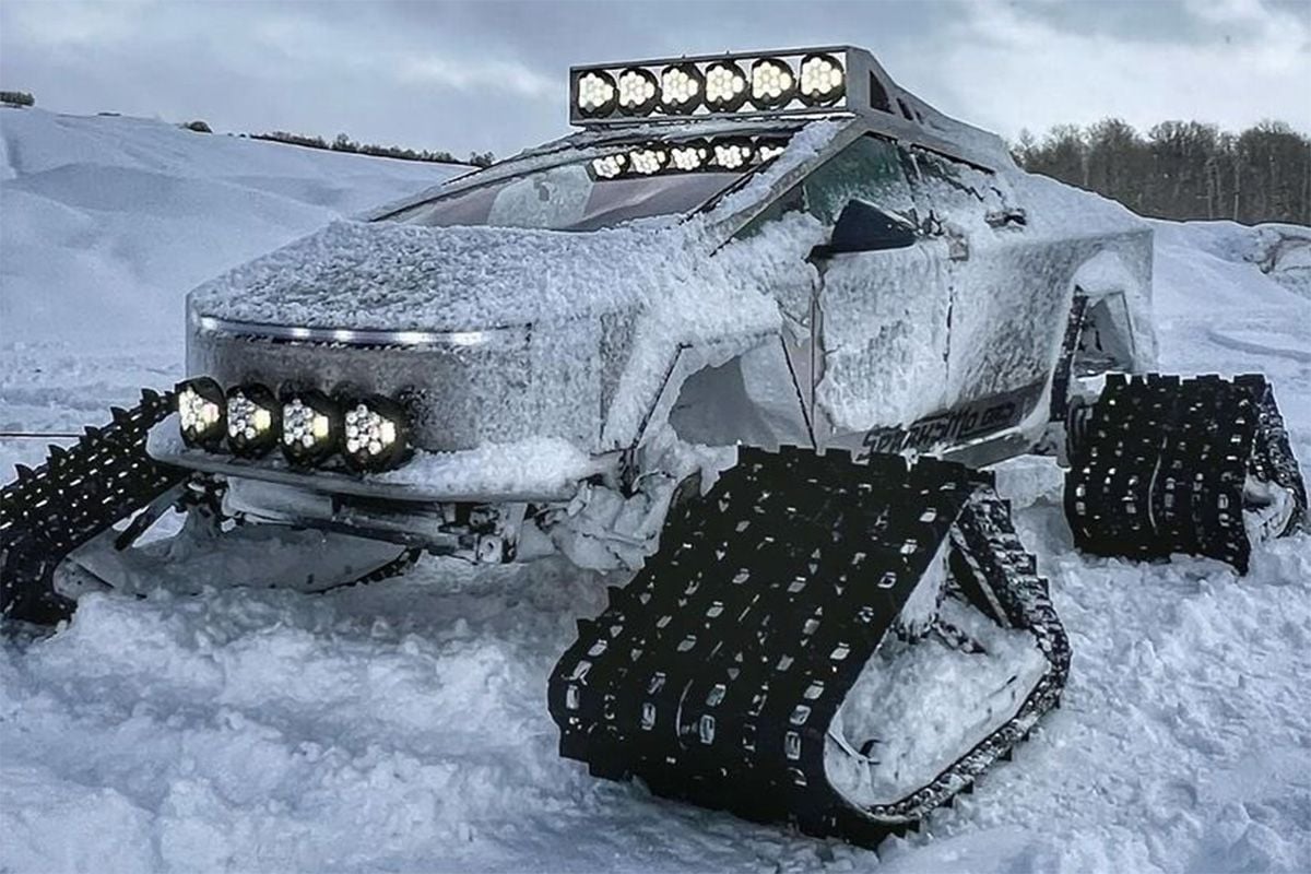 ¿Te sorprendió la Tesla Cybertruck? Espérate a ver la Cybertrax, el nuevo 'monstruo' de las nieves