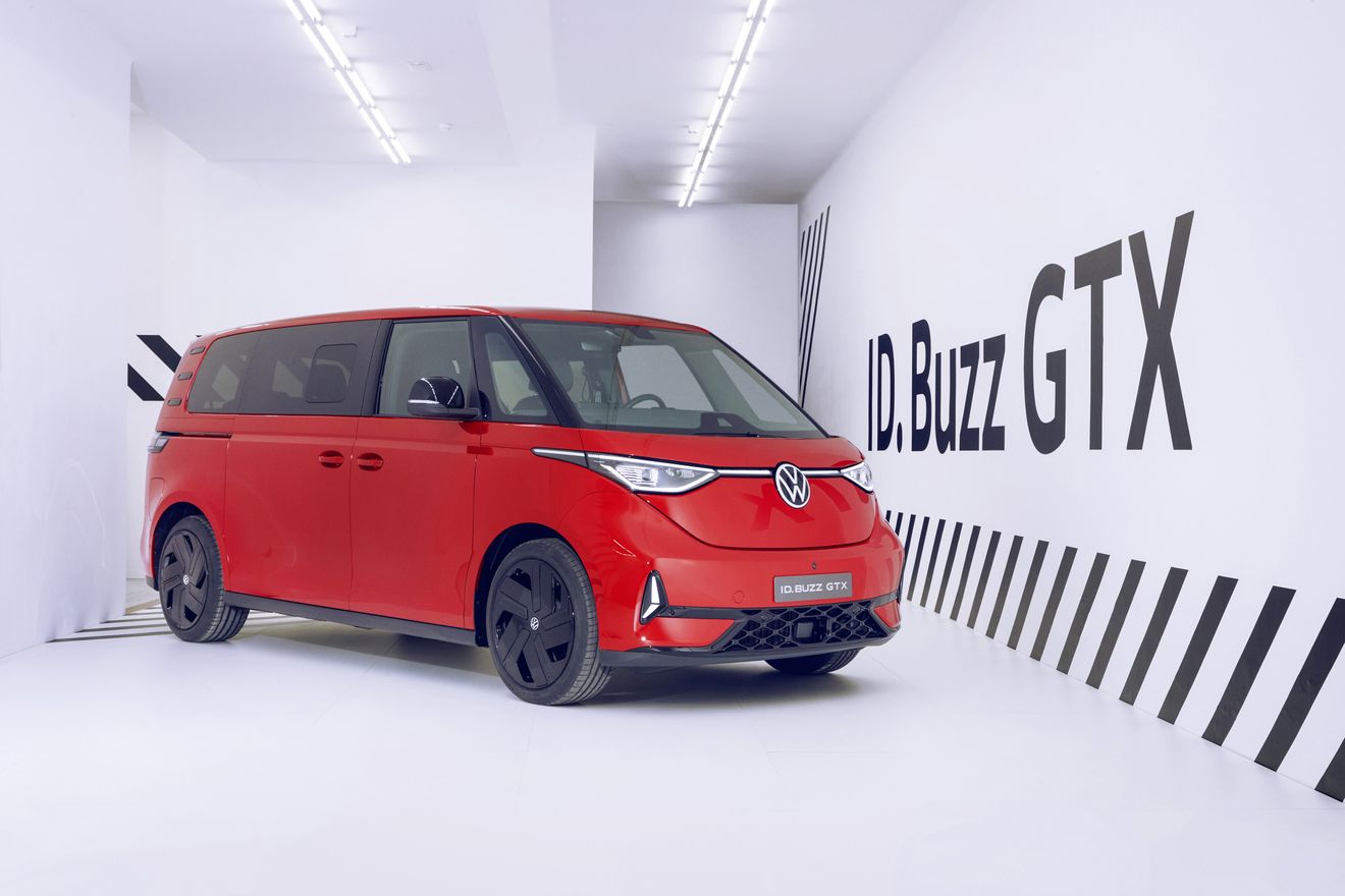 El Bulli más potente de la historia es ya una realidad: se presenta el nuevo VW ID. Buzz GTX, el monovolumen deportivo eléctrico