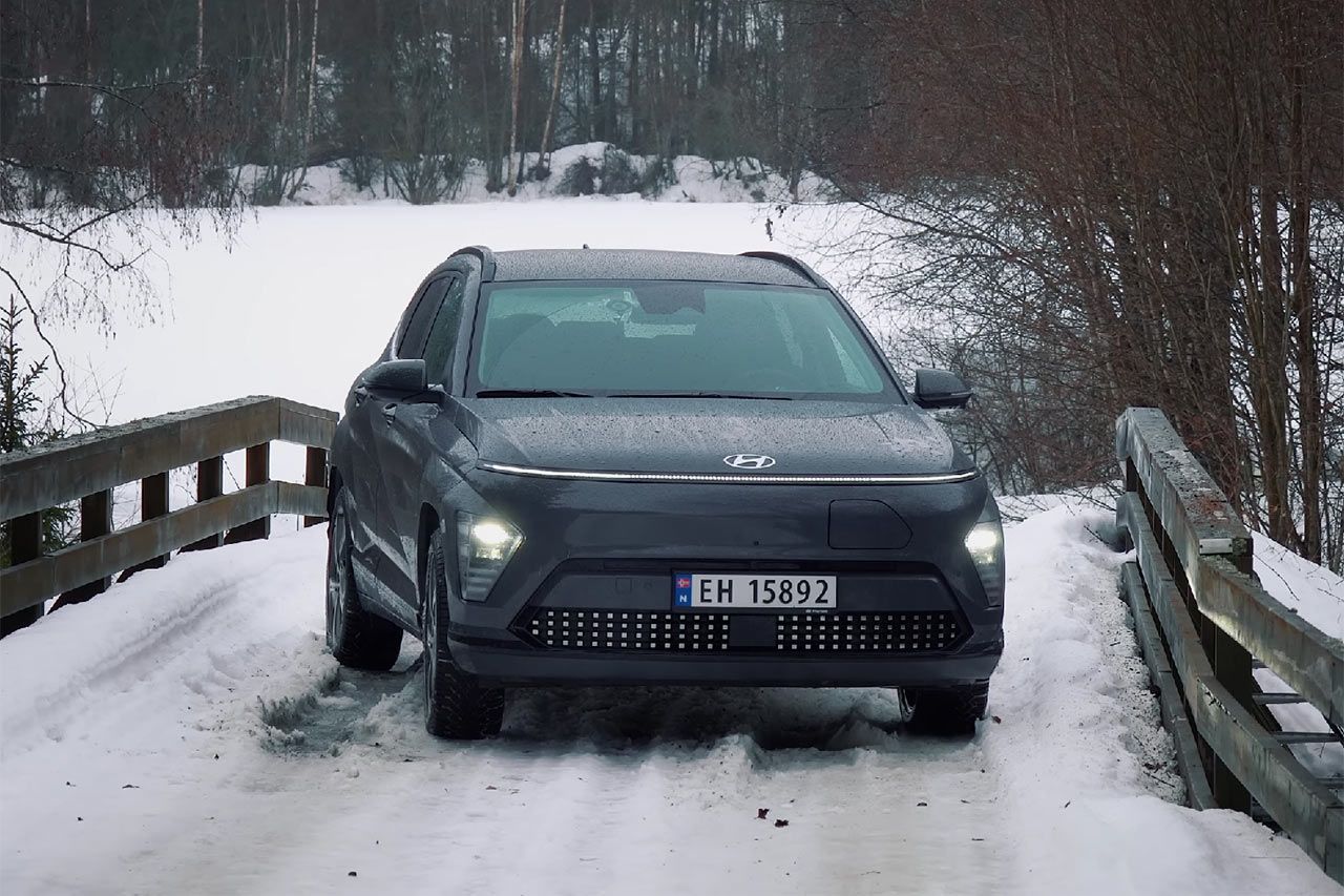 Así es la experiencia de conducir más de 2.000 km en coche eléctrico a -18ºC en Noruega. ¿Cuántas veces paró a recargar?