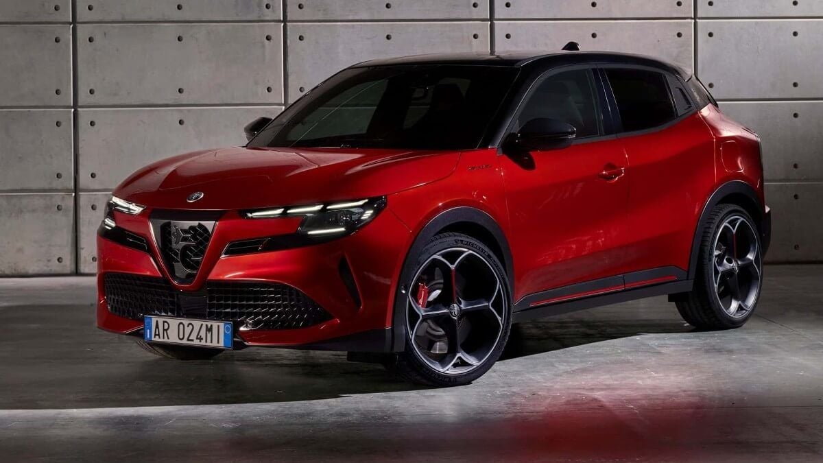 Alfa Romeo Milano: el primer coche eléctrico de la marca es un pequeño SUV con 410 km de autonomía y un precio de 38.500 euros