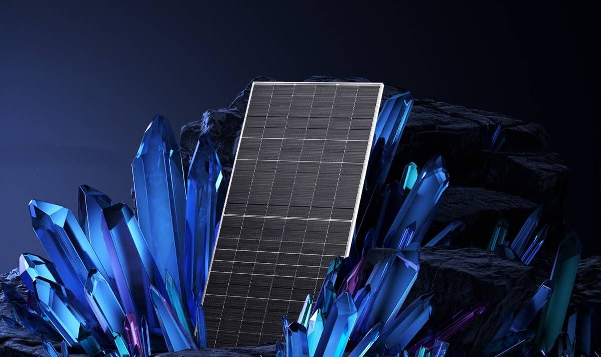 JinkoSolar logra un récord de eficiencia con sus paneles solares de perovskita-silicio alcanzando el 33.2%