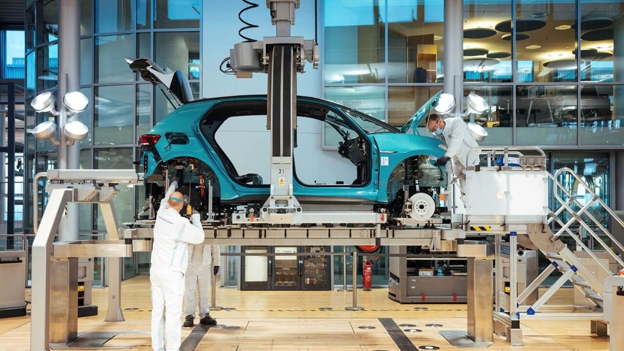 Los despidos en Volkswagen crecerán hasta los 30.000 trabajadores, y se cancelará la plataforma MEB+