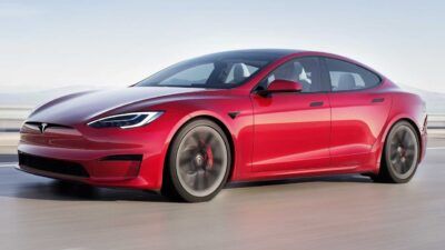 Compra un Tesla Model S de segunda mano, y su anterior dueño lo controla de forma remota durante 10 días. Esta fue su venganza