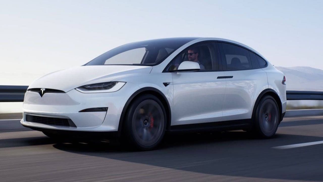 Tesla prepara un coche eléctrico más familiar. ¿Llega la renovación del Model X?