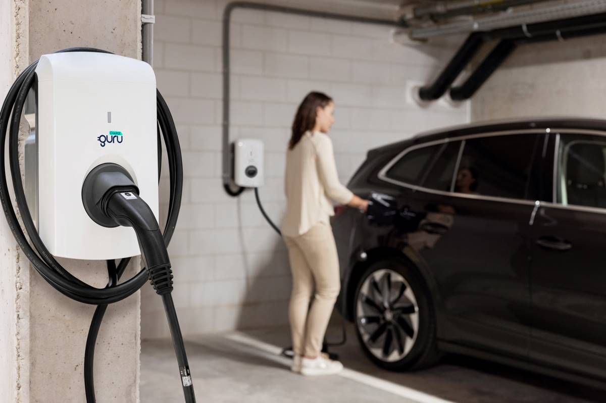 Servicio Recarga Colectiva de Chargeguru. Instala tu punto de recarga para coche eléctrico en un parking de residentes PAR