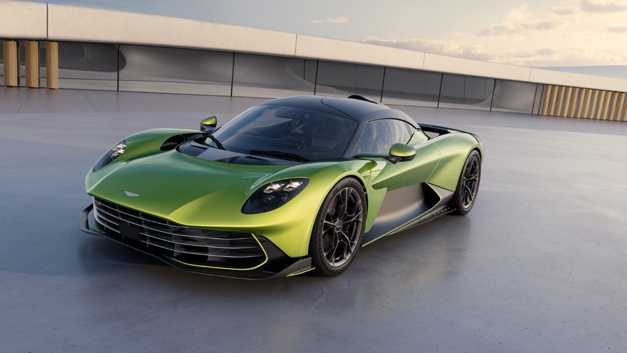 Aston Martin Valhalla, se presenta el primer híbrido enchufable de la marca... con apenas 14 km de autonomía