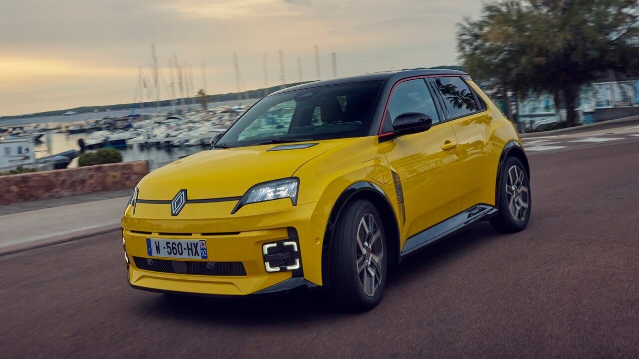 El nuevo Renault 5 eléctrico ya es un superventas en Francia. ¿Logrará el mismo éxito en España?