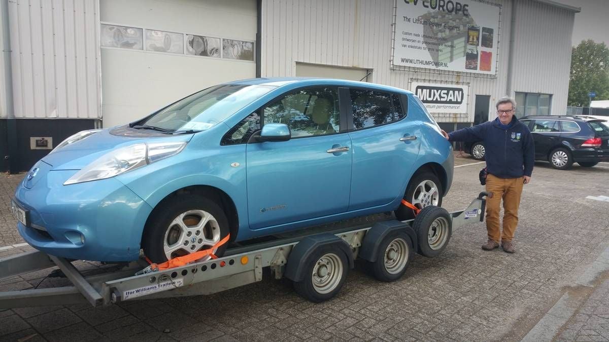 Esta empresa cambia la batería del Nissan LEAF por una de 70 kWh y 500 km de autonomía