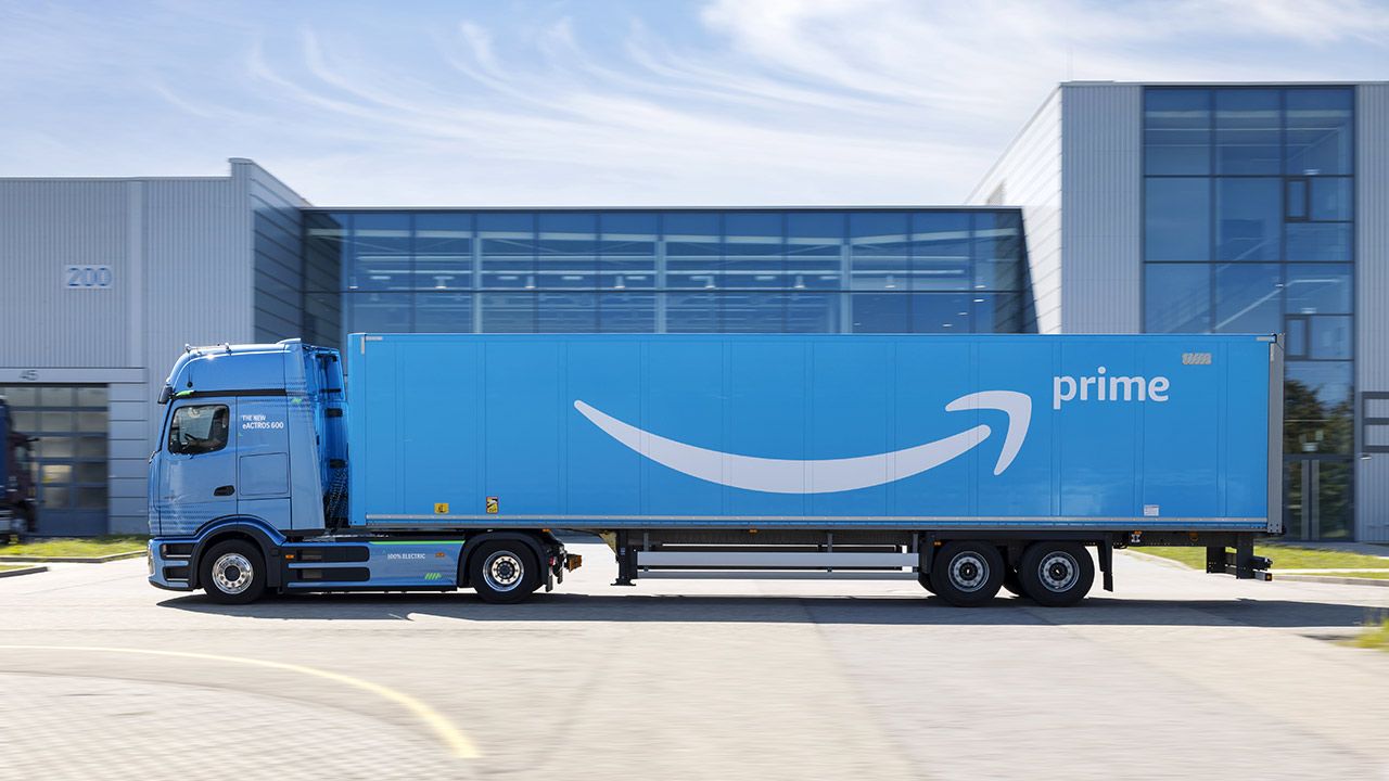 Amazon se va con el rival del Tesla Semi y encarga más de 200 de sus camiones eléctricos para Europa