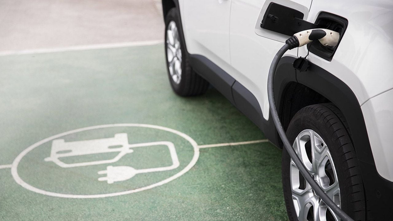 España tiene ya los puntos de carga suficientes para los coches eléctricos que hay en nuestro país, asegura ANFAC